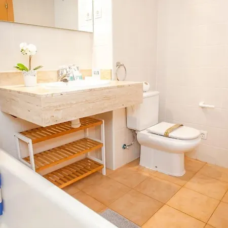 Al47 Spacious Near Fenals