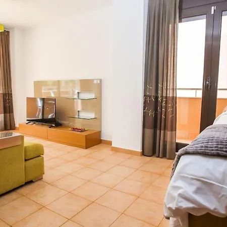 Al47 Spacious Near Fenals