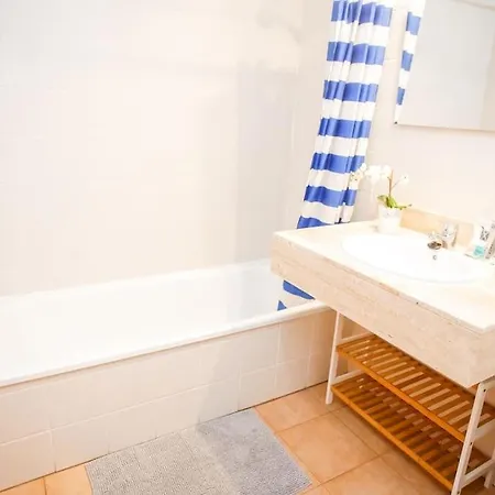 Apartment Al47 Spacious Near Fenals
