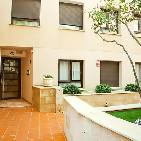 Al47 Spacious Near Fenals