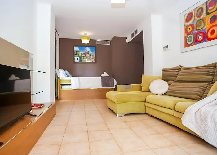 Al47 Spacious Near Fenals *