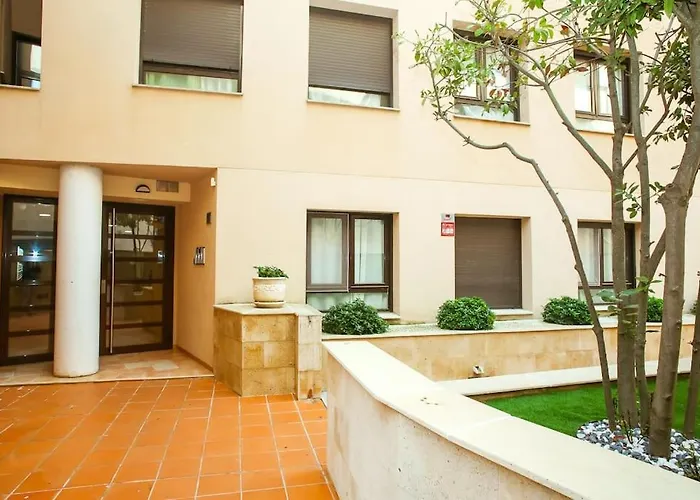 Al47 Spacious Near Fenals